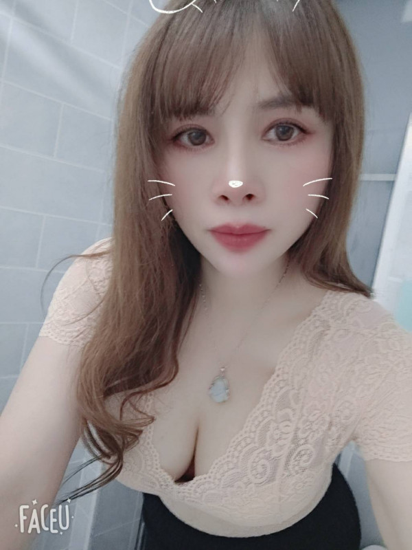 会所出身服务型小嫂子梦缘